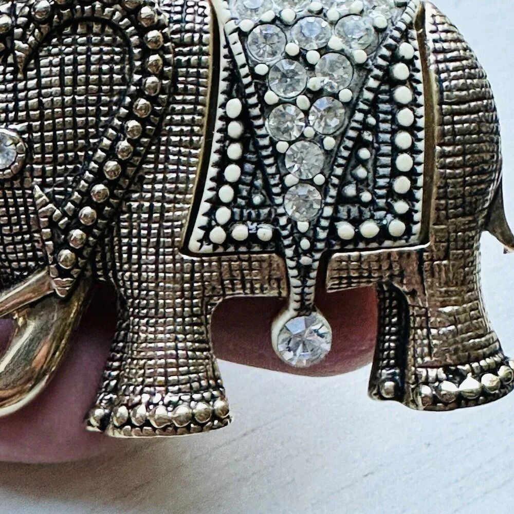 VTG Elephant Brooch‎ Pin 1.75 Inch Gold Tone Textured Clear Rhinestone Trunk Up